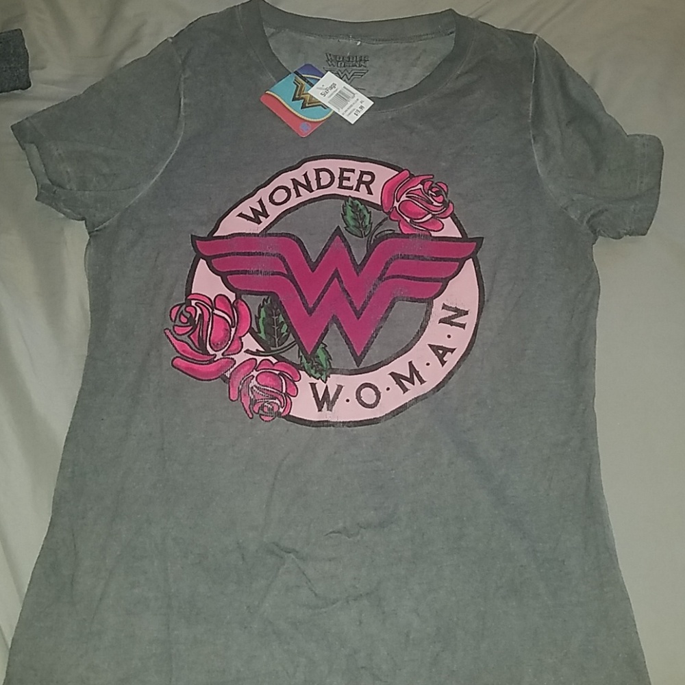 Junior's Wonder Woman Tshirt
